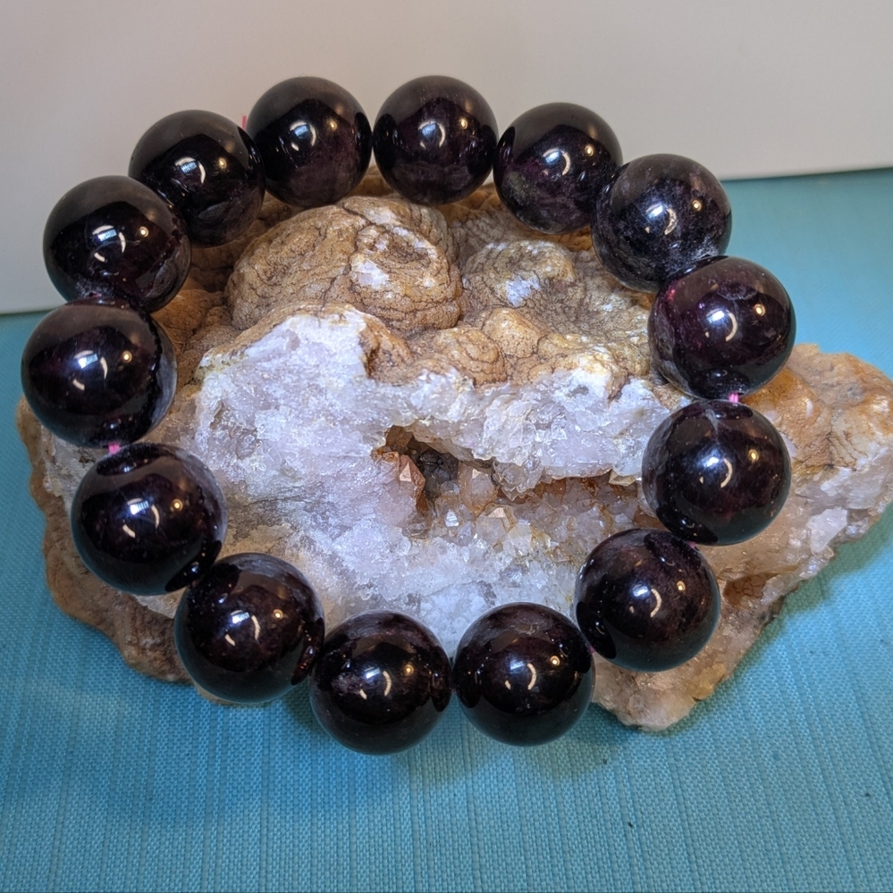 Big bold 15mm bead garnet bracelet